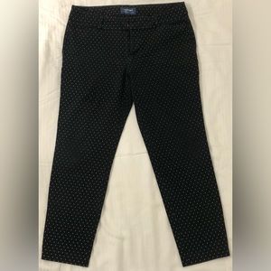 Pants for women size 6, color black brand Old Navy
